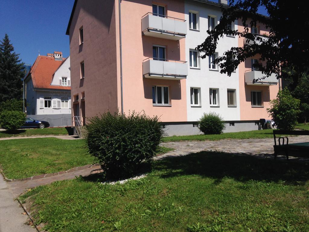 Am Loewenpark Apartamento Melk Exterior foto